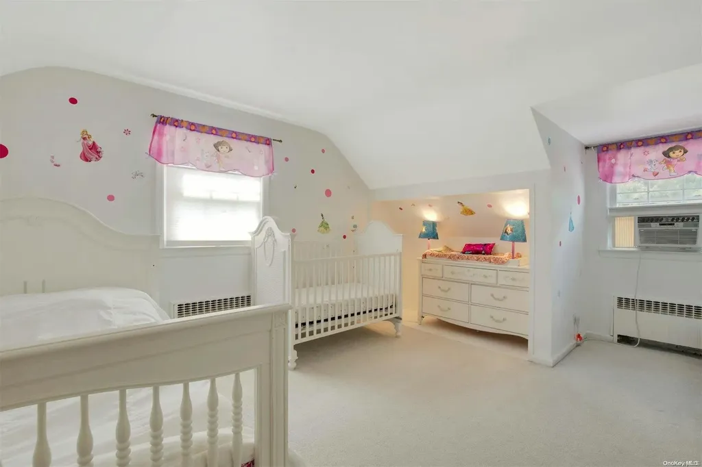 18 Addison Lane Greenvale NY 11548