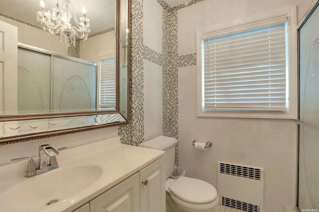 18 Addison Lane Greenvale NY 11548