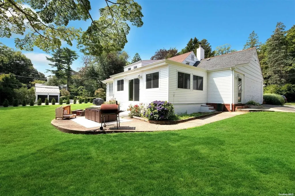 18 Addison Lane Greenvale NY 11548