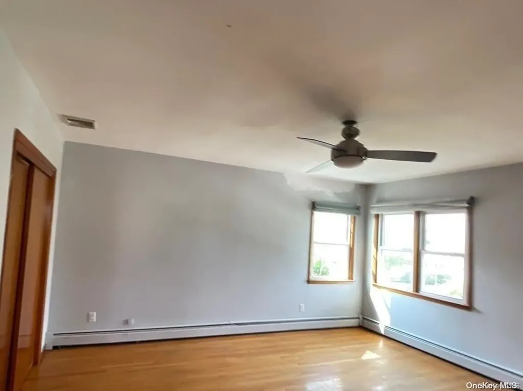 672 S Long Beach Avenue Freeport NY 11520