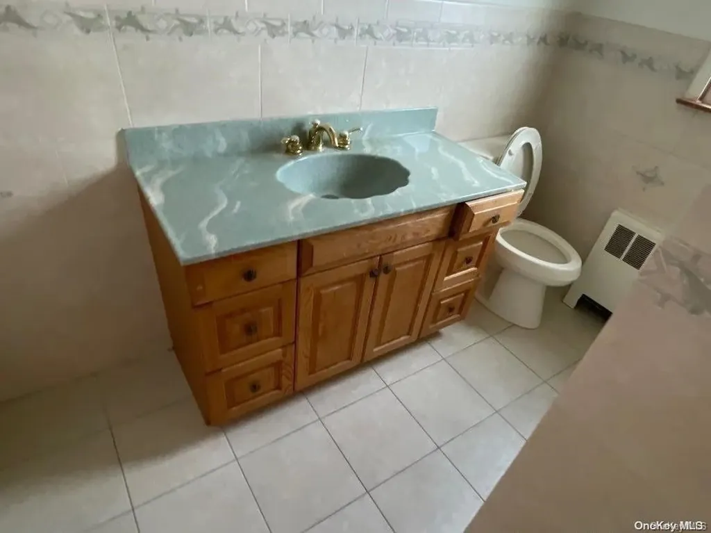672 S Long Beach Avenue Freeport NY 11520