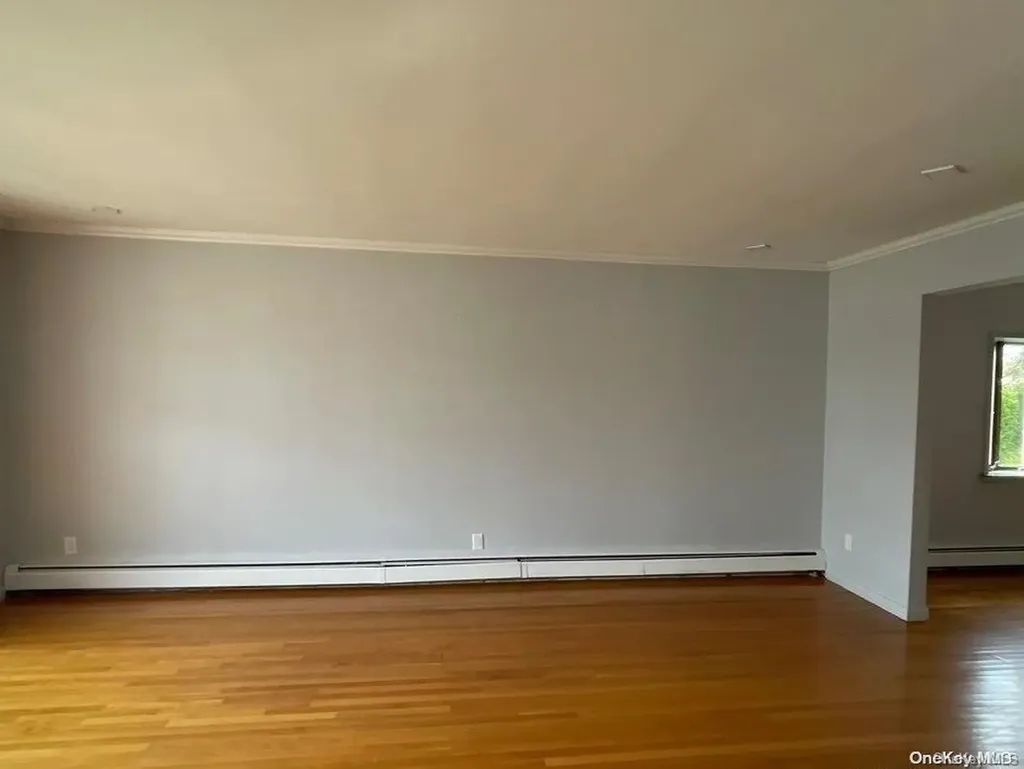 672 S Long Beach Avenue Freeport NY 11520