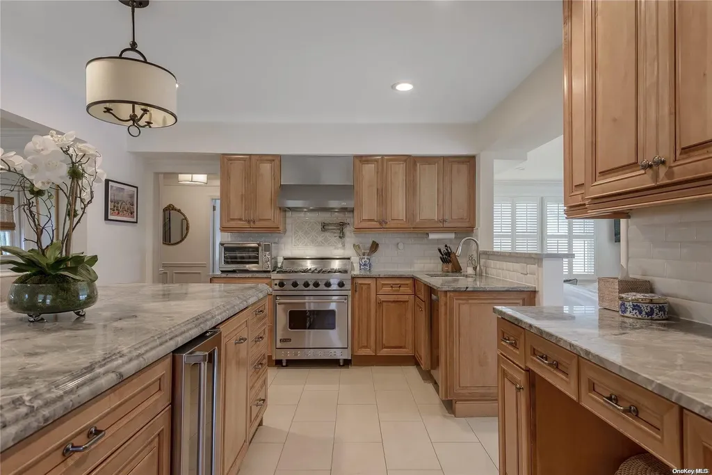 3 Provence Lane Glen Head NY 11545