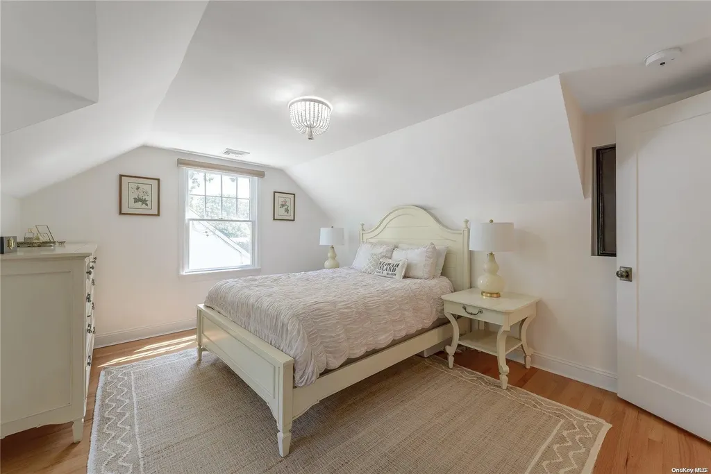 3 Provence Lane Glen Head NY 11545