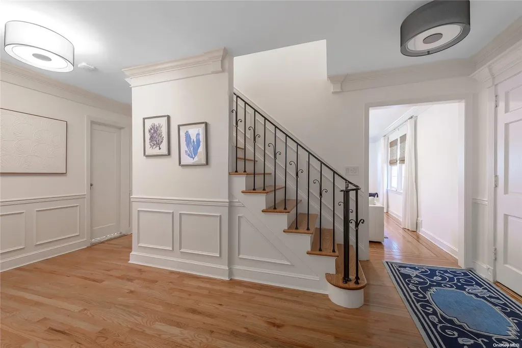 3 Provence Lane Glen Head NY 11545