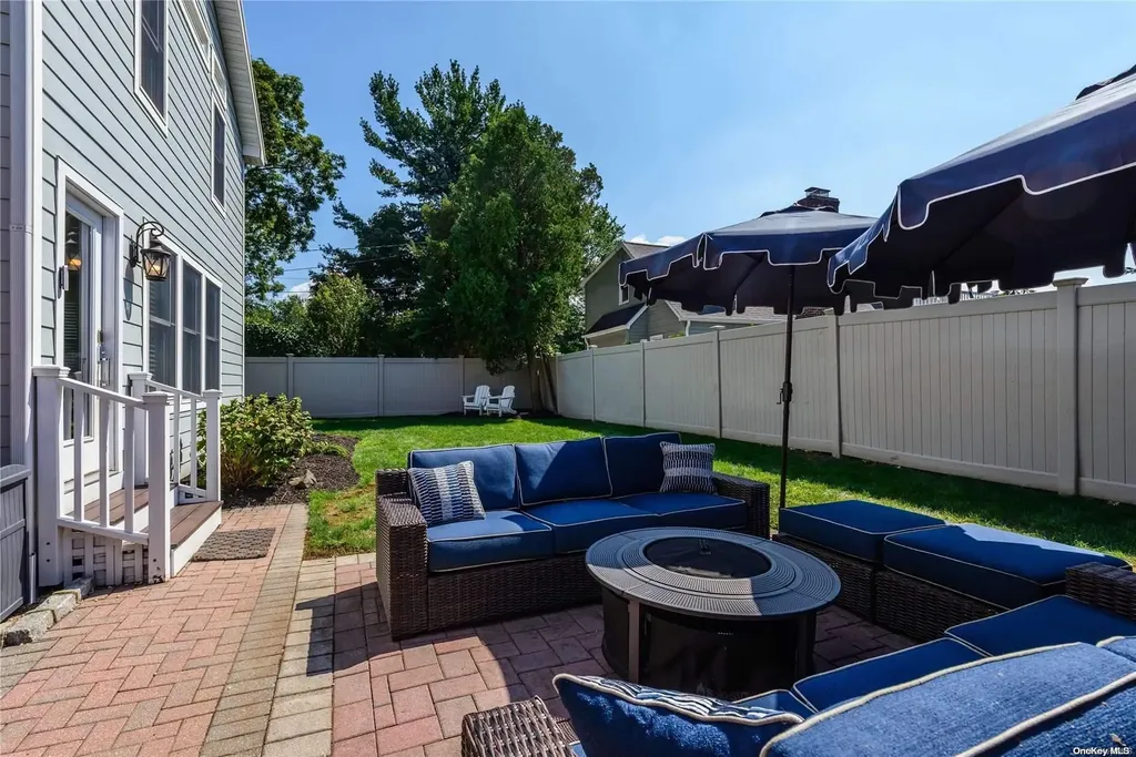 3 Provence Lane Glen Head NY 11545