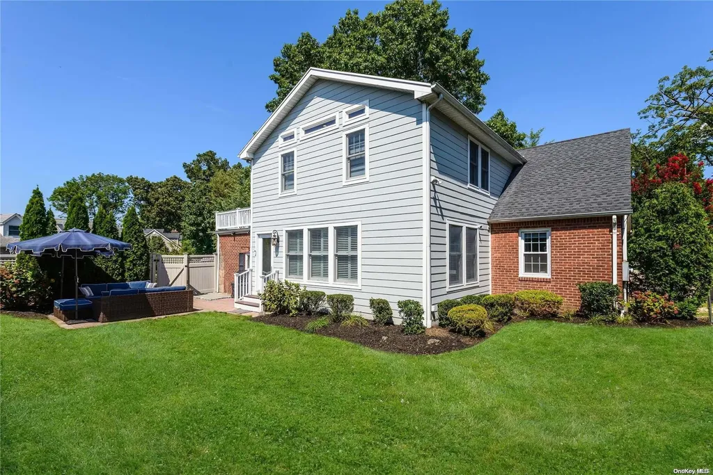 3 Provence Lane Glen Head NY 11545
