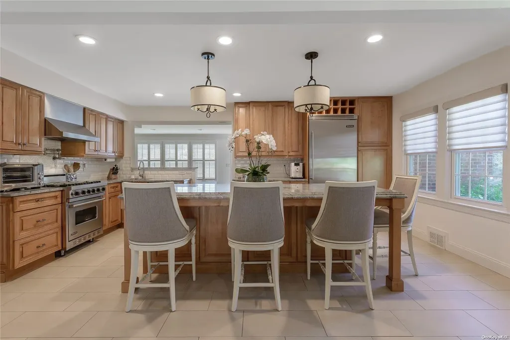 3 Provence Lane Glen Head NY 11545