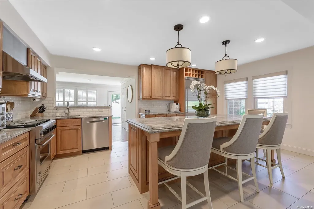 3 Provence Lane Glen Head NY 11545