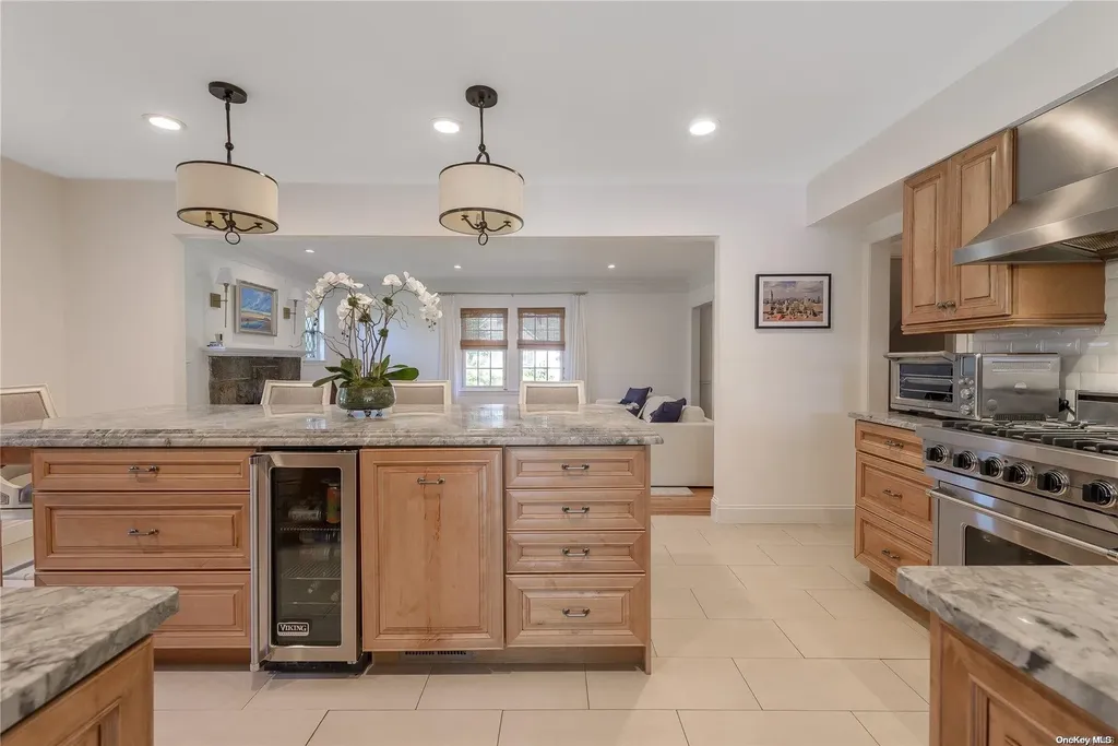3 Provence Lane Glen Head NY 11545