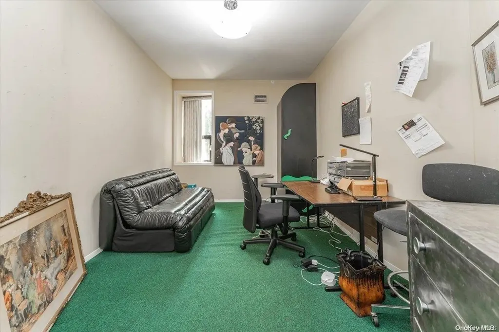 960 E End Woodmere NY 11598