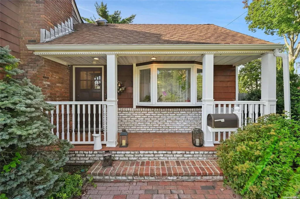 11 Muncey Road Bay Shore NY 11706