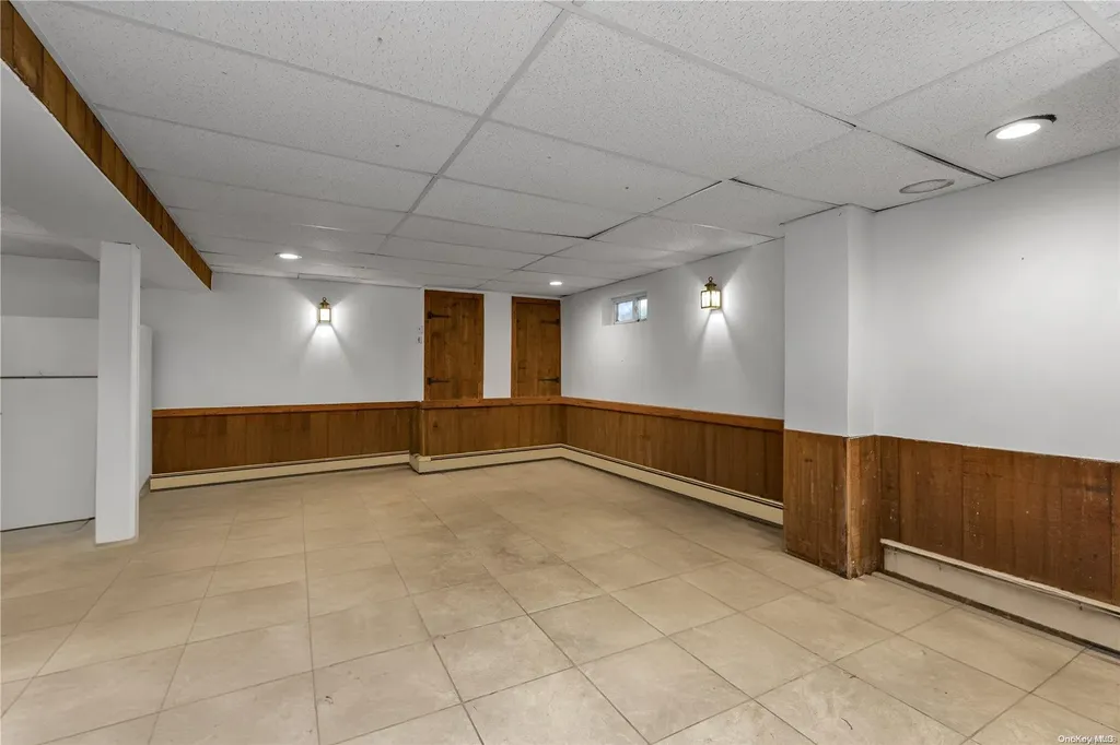59 Hull Avenue New Hyde Park NY 11040