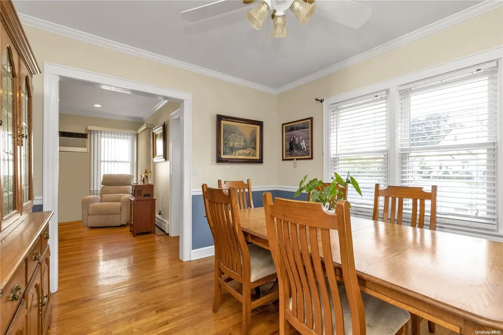 59 Hull Avenue New Hyde Park NY 11040