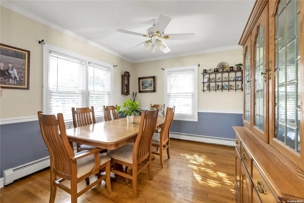 59 Hull Avenue New Hyde Park NY 11040