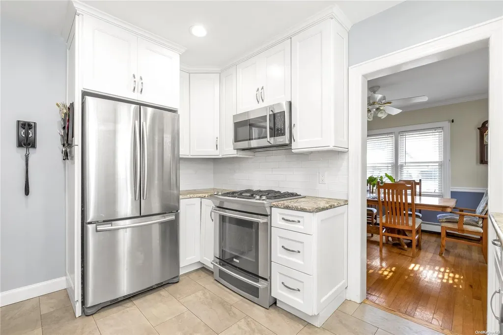 59 Hull Avenue New Hyde Park NY 11040
