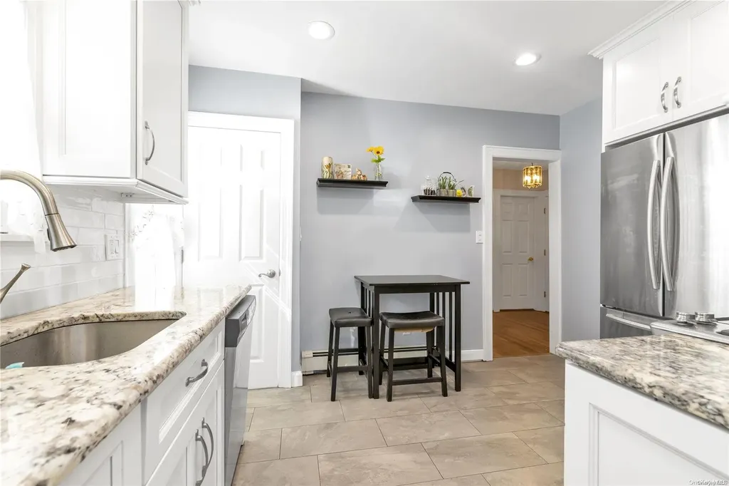 59 Hull Avenue New Hyde Park NY 11040