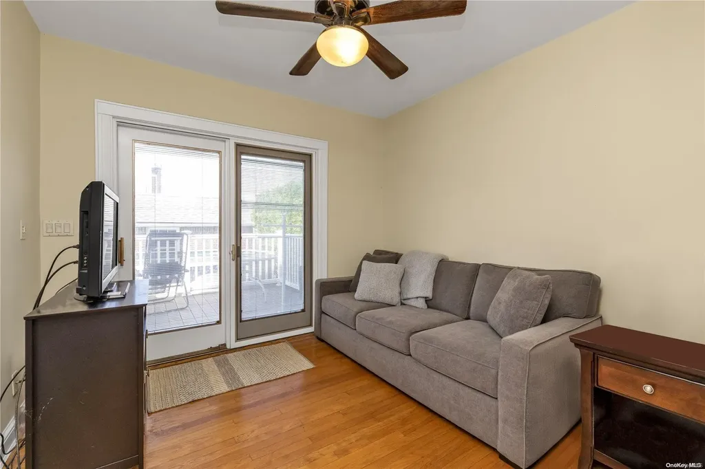 59 Hull Avenue New Hyde Park NY 11040