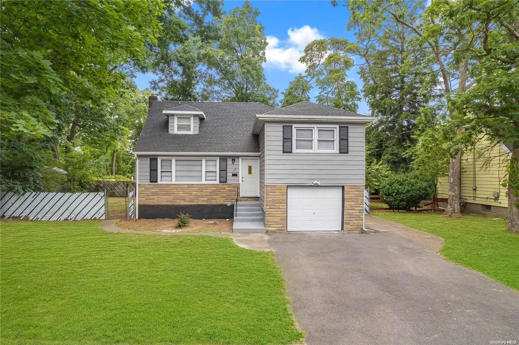 54 Hausch Boulevard Roosevelt NY 11575