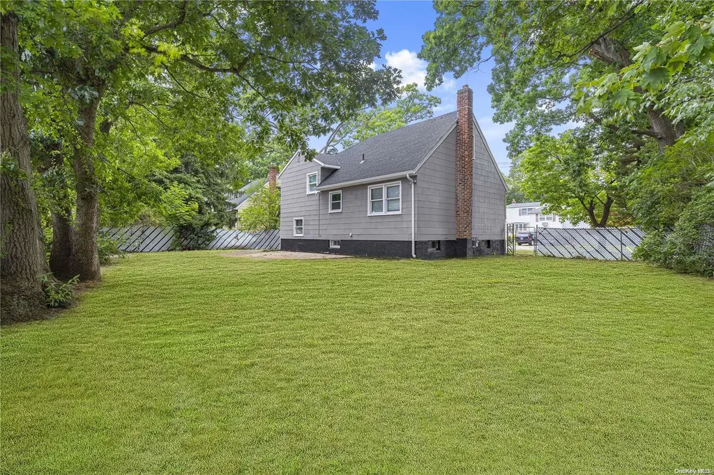 54 Hausch Boulevard Roosevelt NY 11575