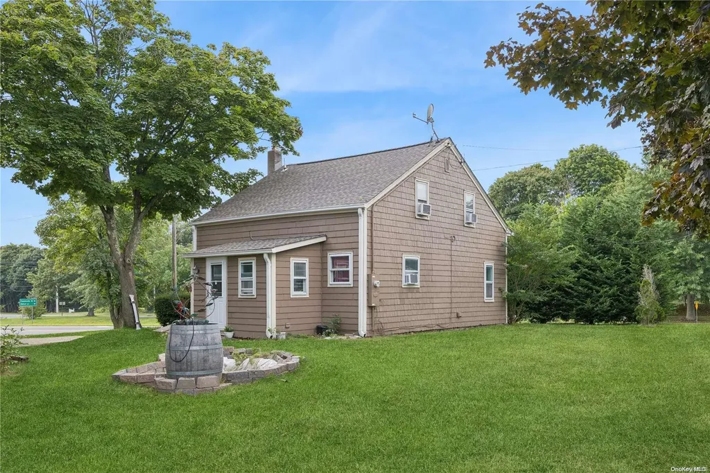 2700 Main Road Laurel NY 11948