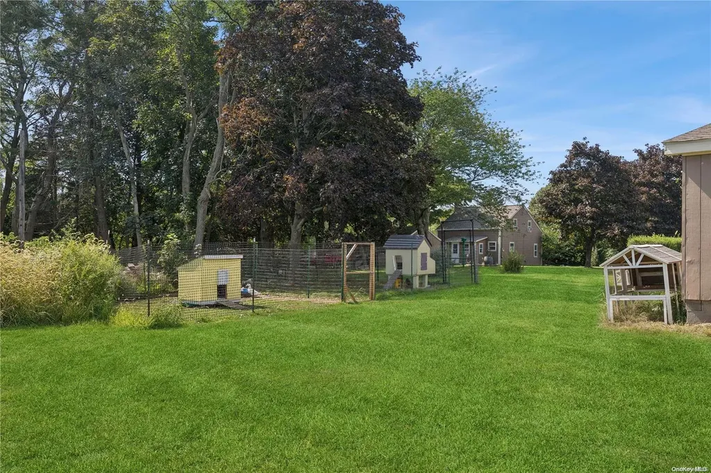 2700 Main Road Laurel NY 11948