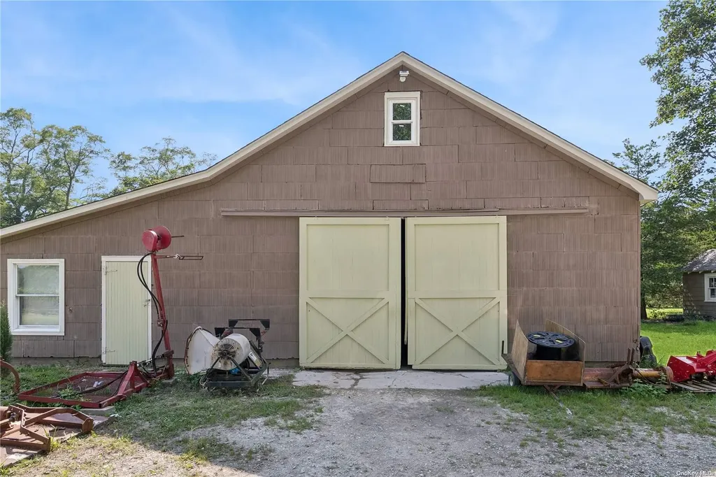 2700 Main Road Laurel NY 11948