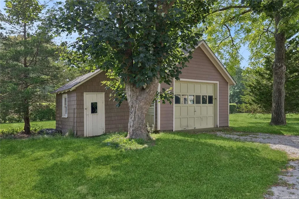 2700 Main Road Laurel NY 11948