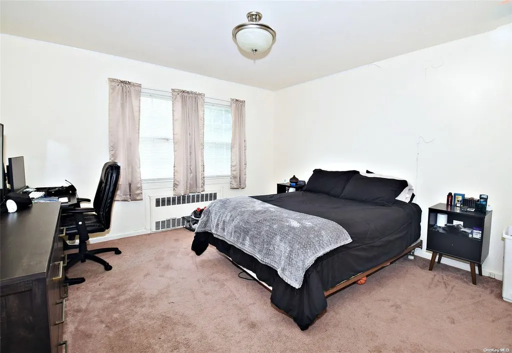 11 Dorothy Place Lynbrook NY 11563