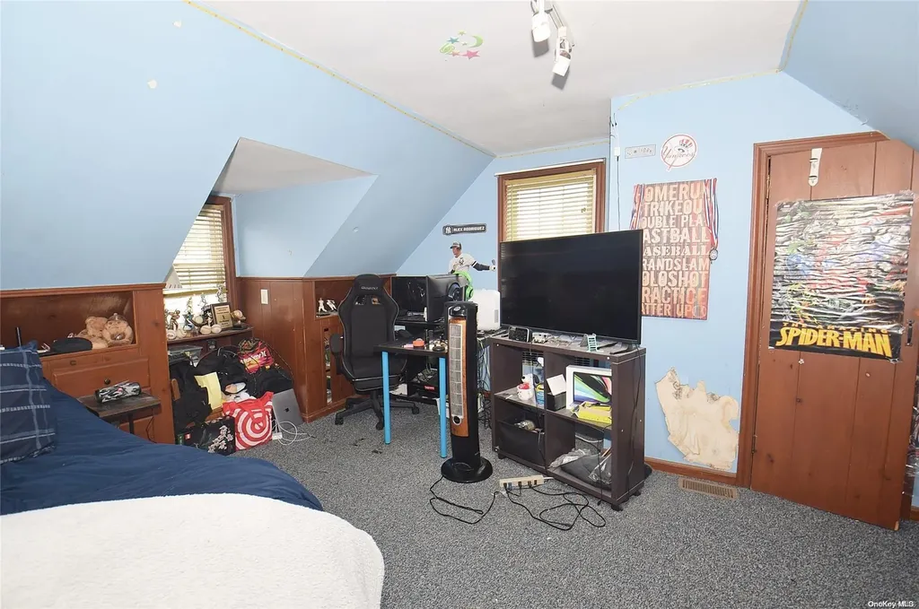 11 Dorothy Place Lynbrook NY 11563