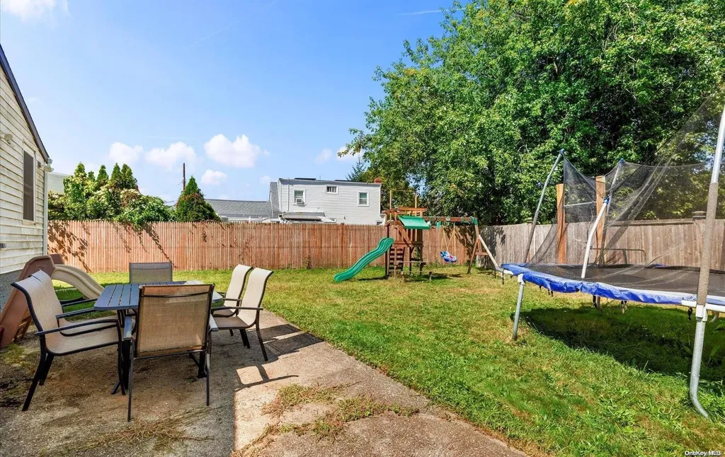 8 Kobb Boulevard Babylon NY 11702
