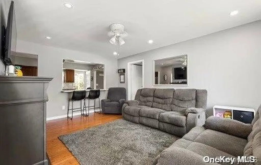 8 Kobb Boulevard Babylon NY 11702