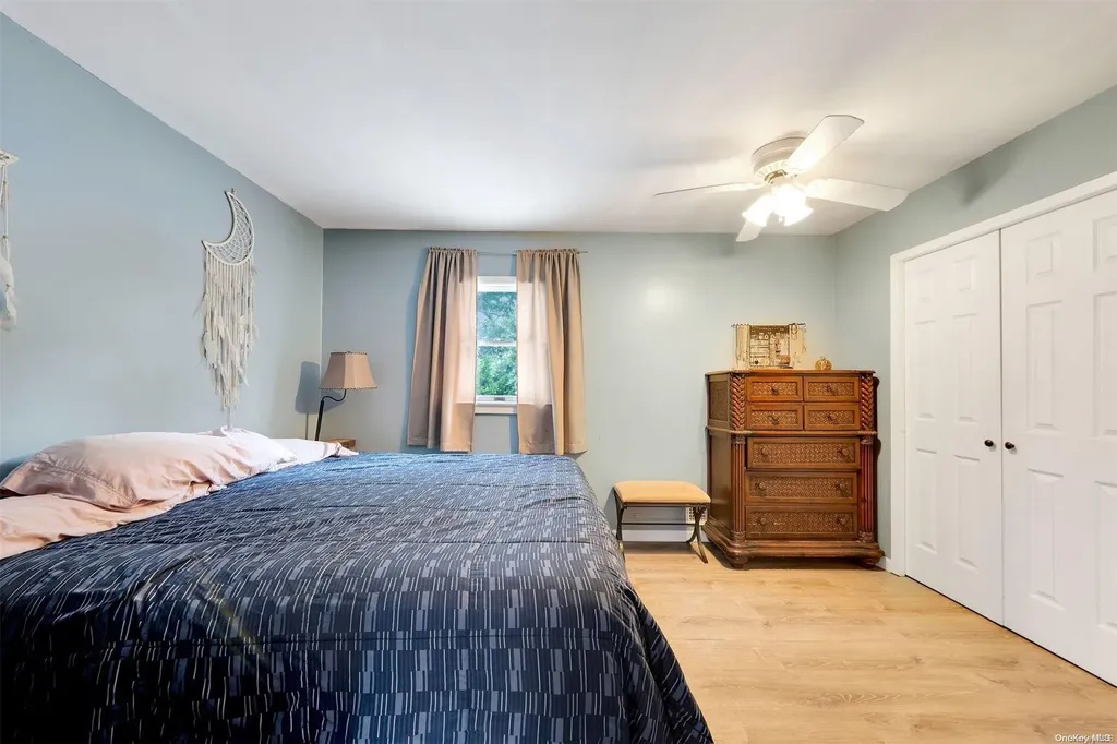 21 Norwalk Lane Selden NY 11784