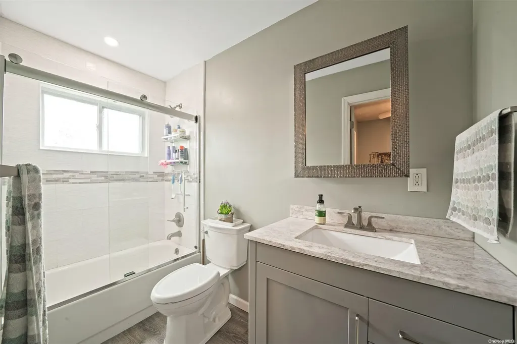 21 Norwalk Lane Selden NY 11784
