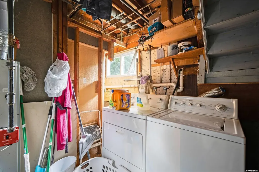 21 Norwalk Lane Selden NY 11784