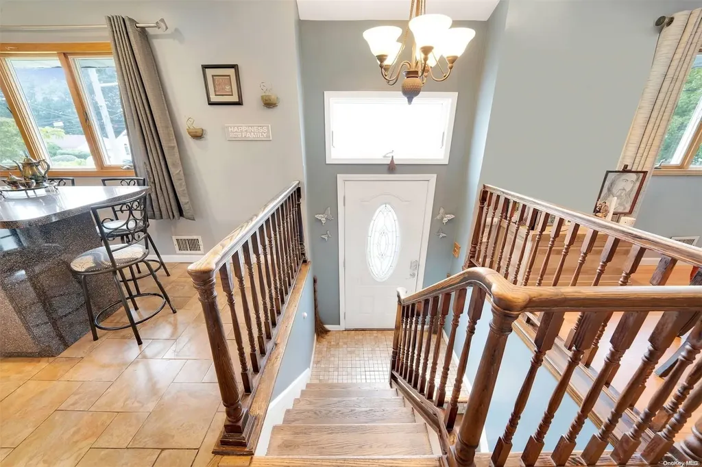 21 Norwalk Lane Selden NY 11784