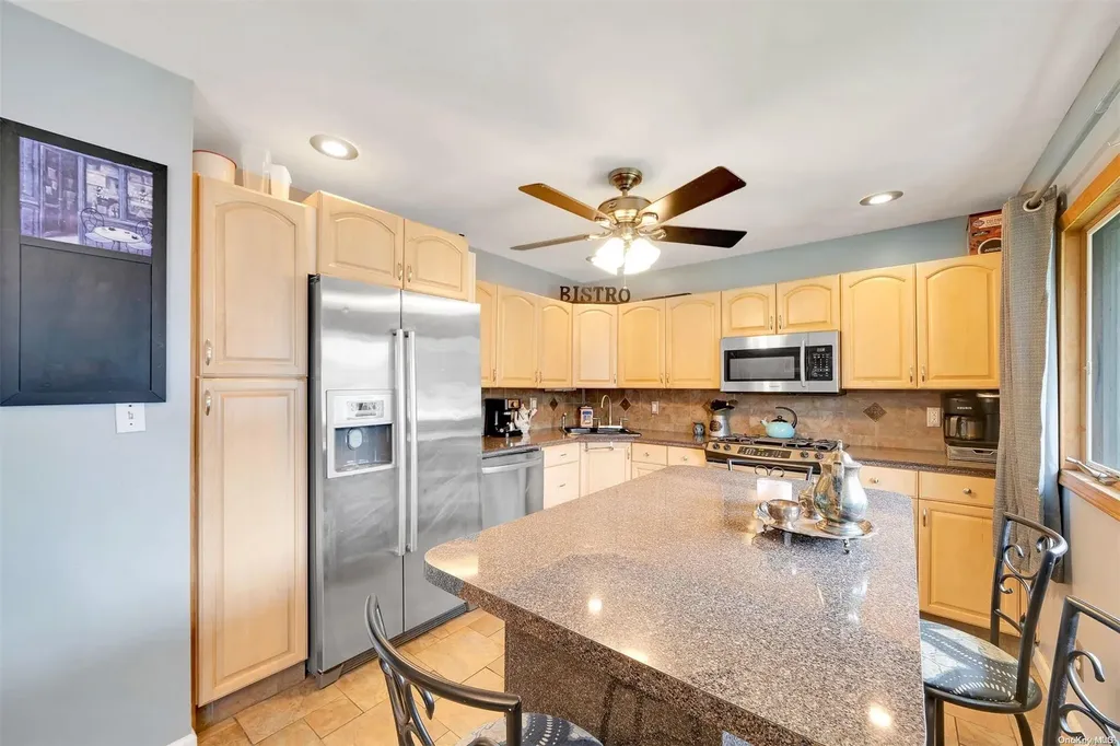 21 Norwalk Lane Selden NY 11784