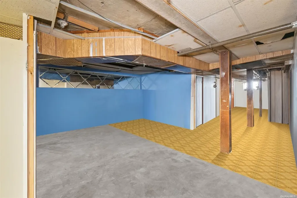 17 Pine Street Brooklyn NY 11208