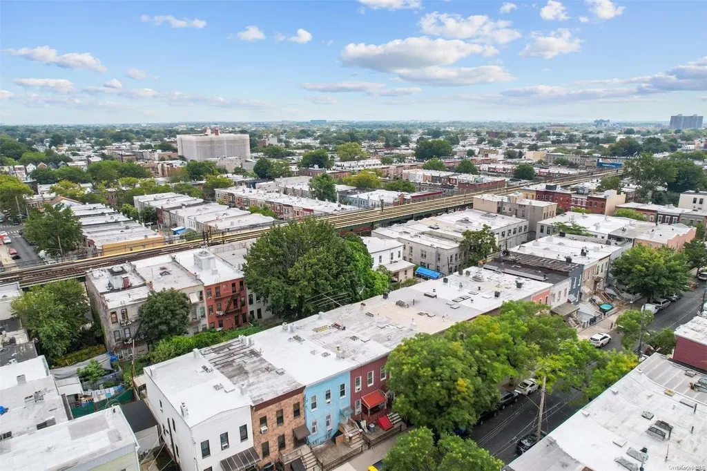 17 Pine Street Brooklyn NY 11208