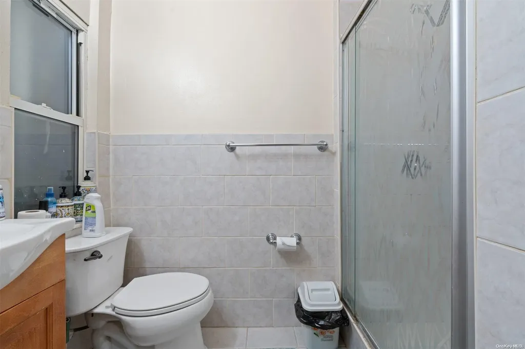 17 Pine Street Brooklyn NY 11208