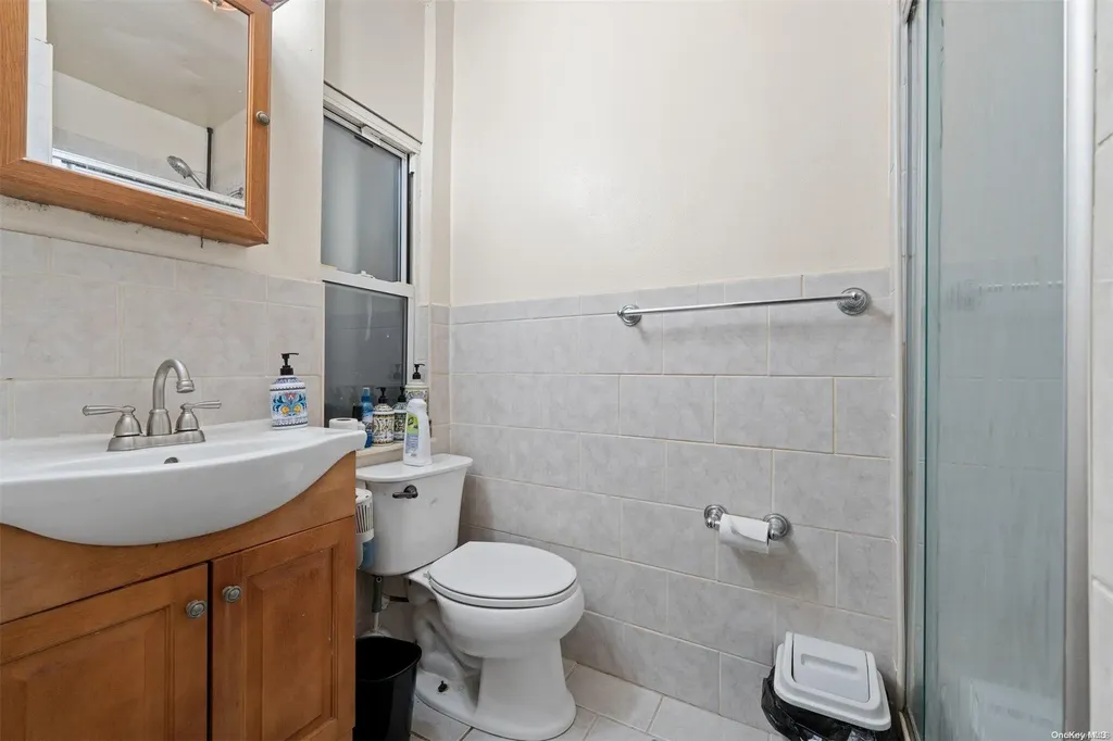 17 Pine Street Brooklyn NY 11208