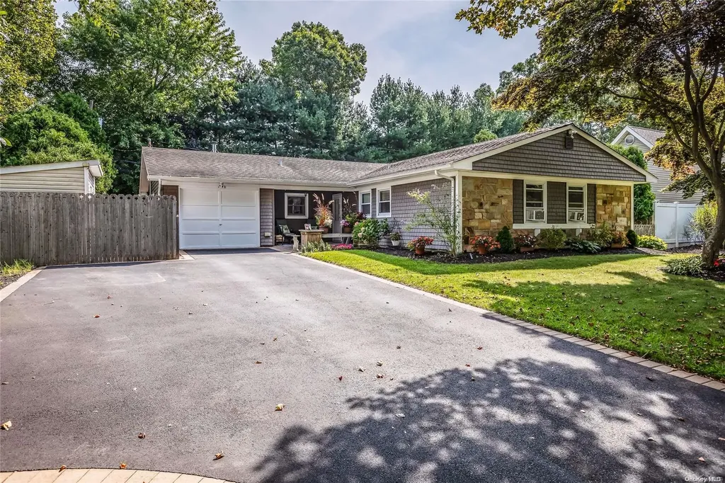 19 Twisting Drive Lake Grove NY 11755