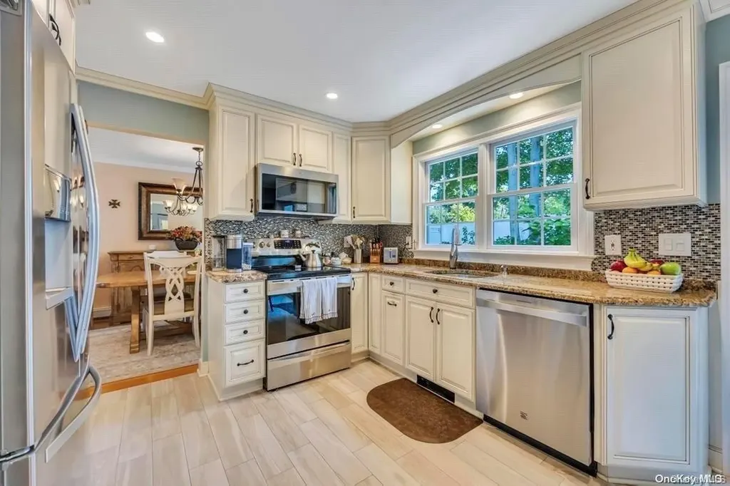 37 View Drive Miller Place NY 11764