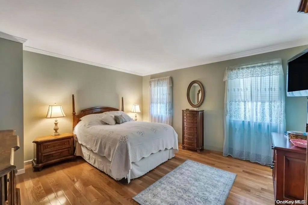 37 View Drive Miller Place NY 11764
