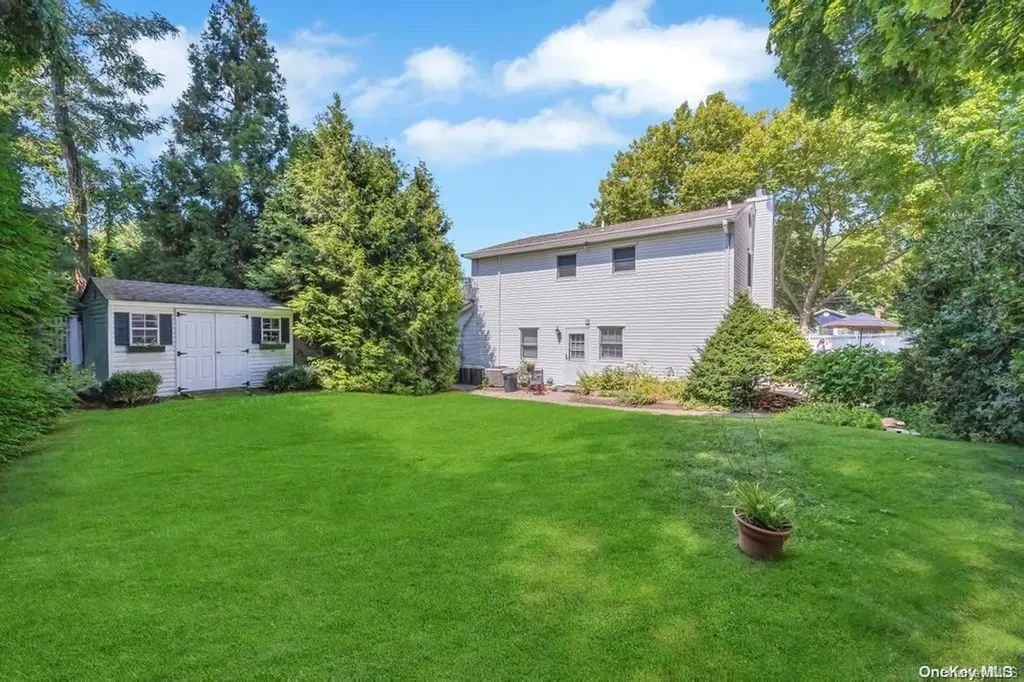 37 View Drive Miller Place NY 11764