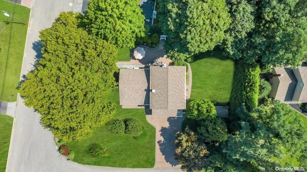 37 View Drive Miller Place NY 11764