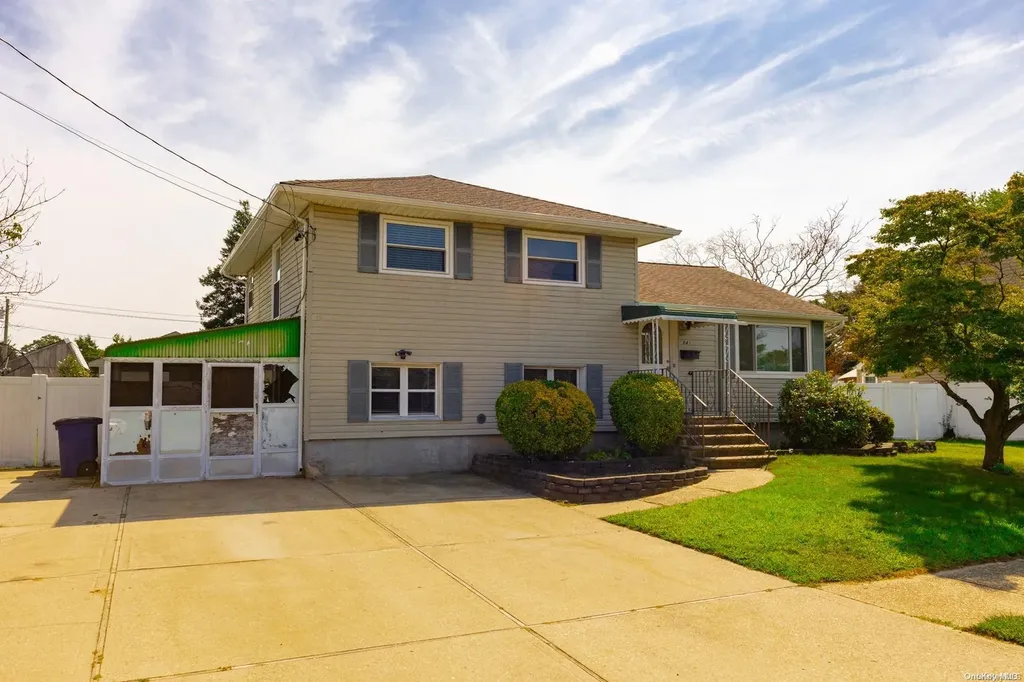 841 Milligan Lane West Islip NY 11795