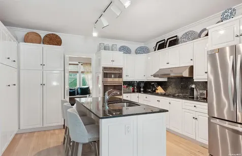 32 Davids Lane East Hampton NY 11937