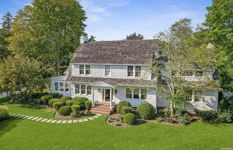 32 Davids Lane East Hampton NY 11937