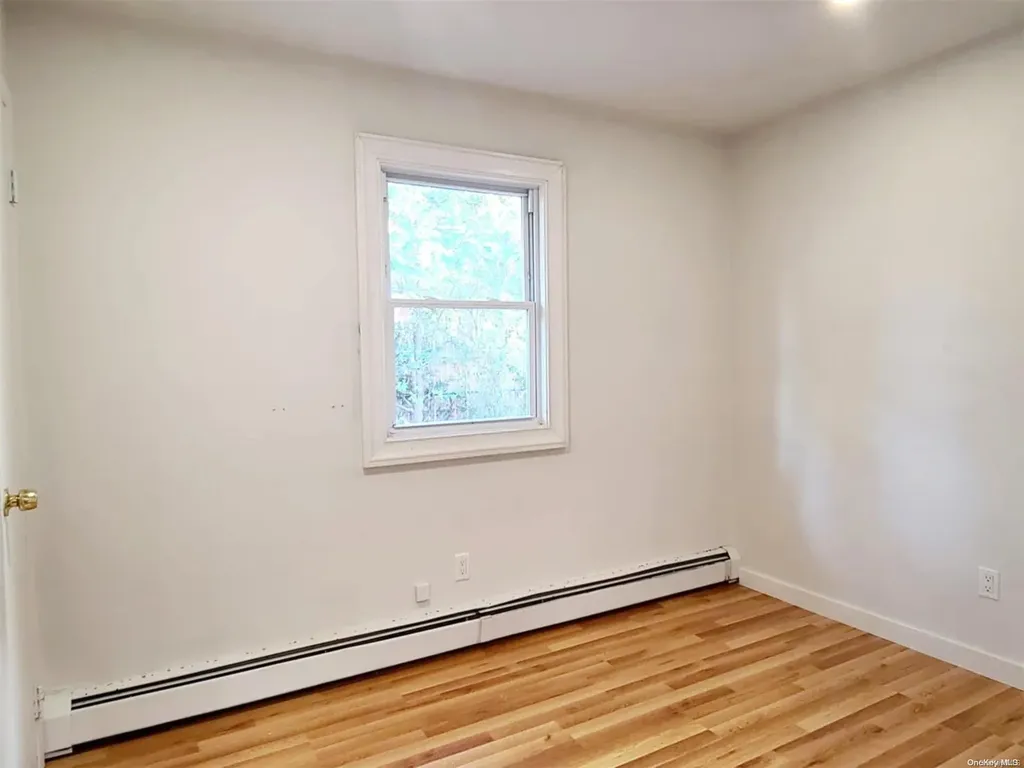 6 Somers Place Mastic NY 11950